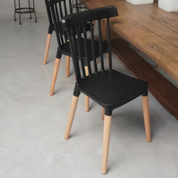 SILLA DE DISEÑO WINDSOR NEGRA